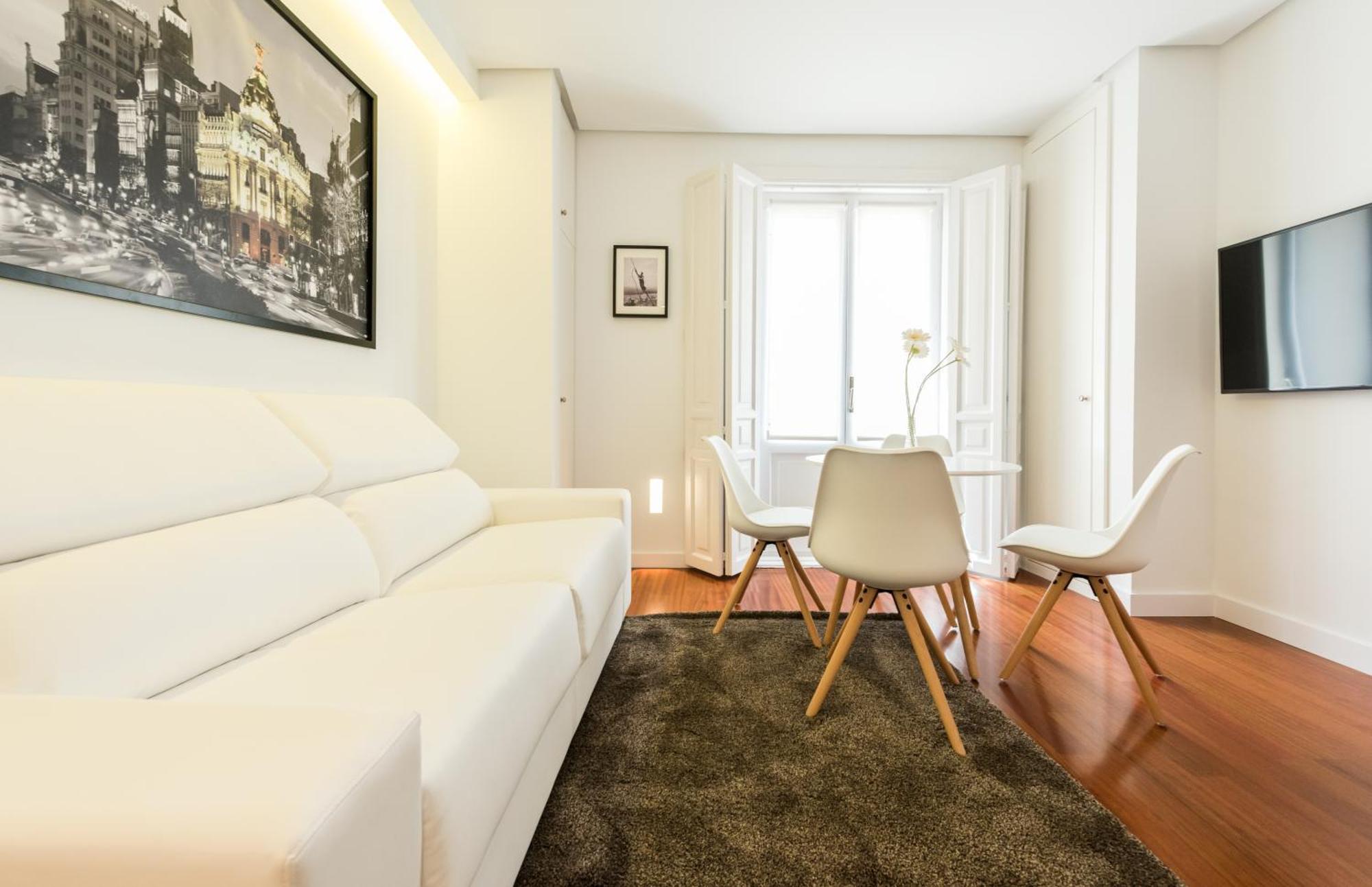 Santa Ana Plaza Apartment Madrid Bilik gambar