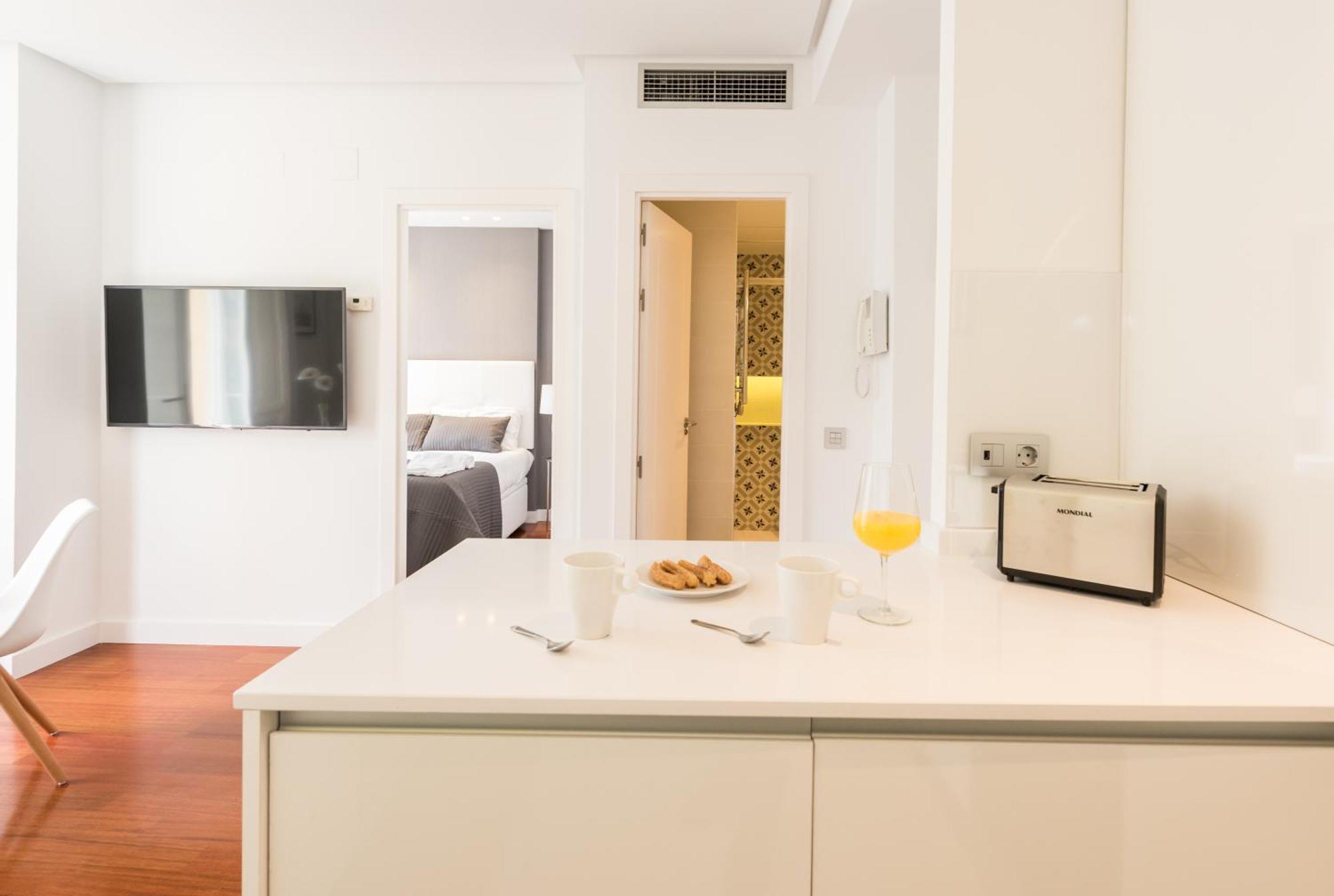 Santa Ana Plaza Apartment Madrid Bilik gambar