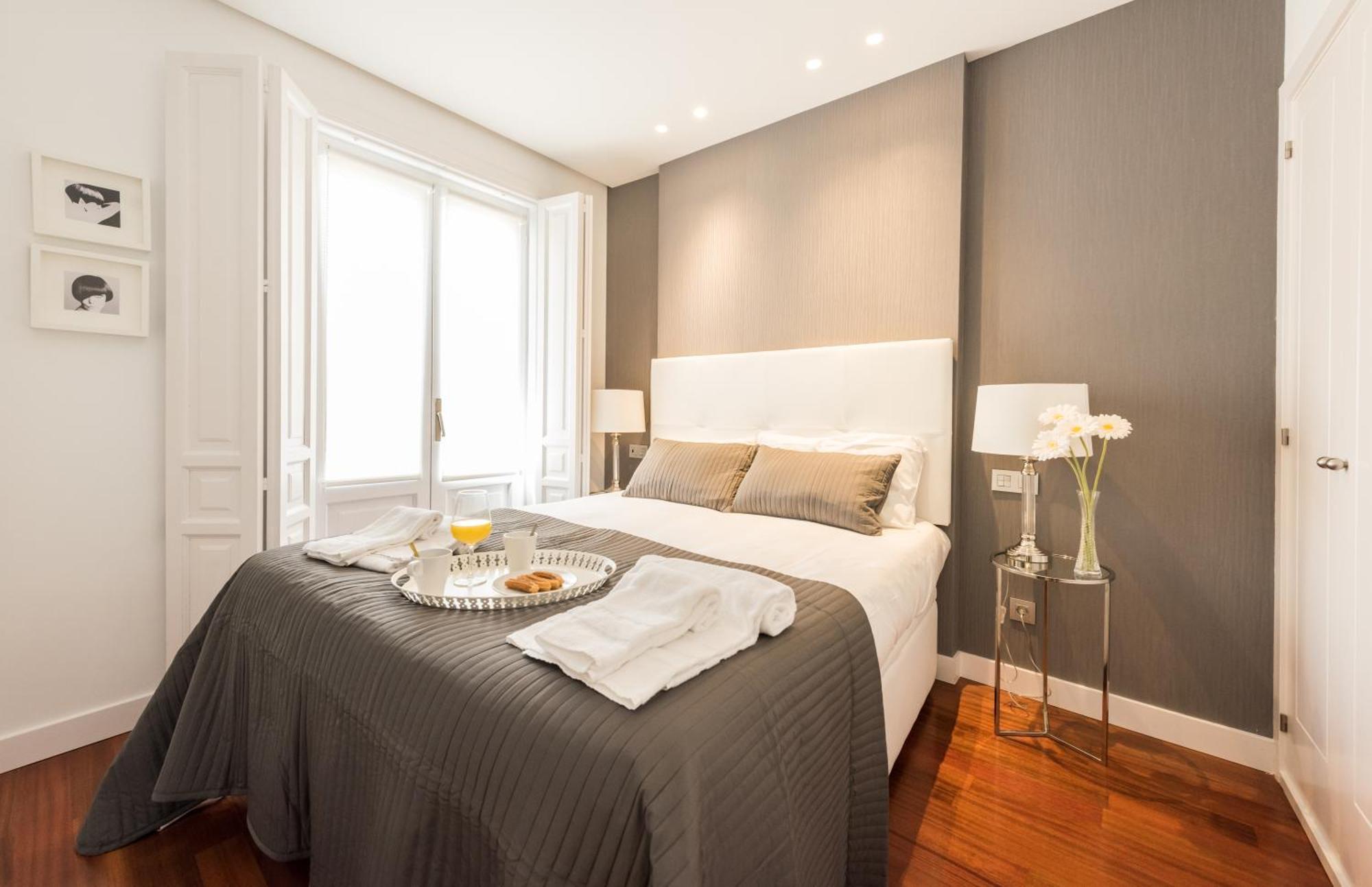 Santa Ana Plaza Apartment Madrid Luaran gambar