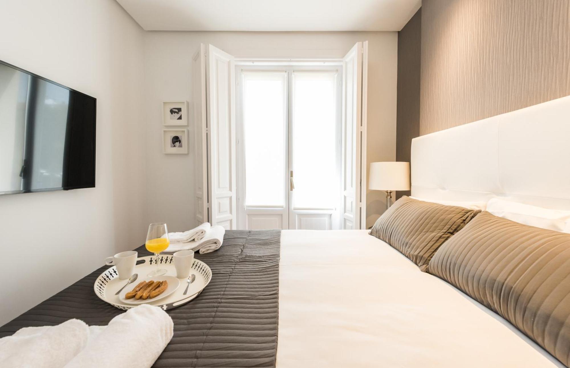 Santa Ana Plaza Apartment Madrid Bilik gambar