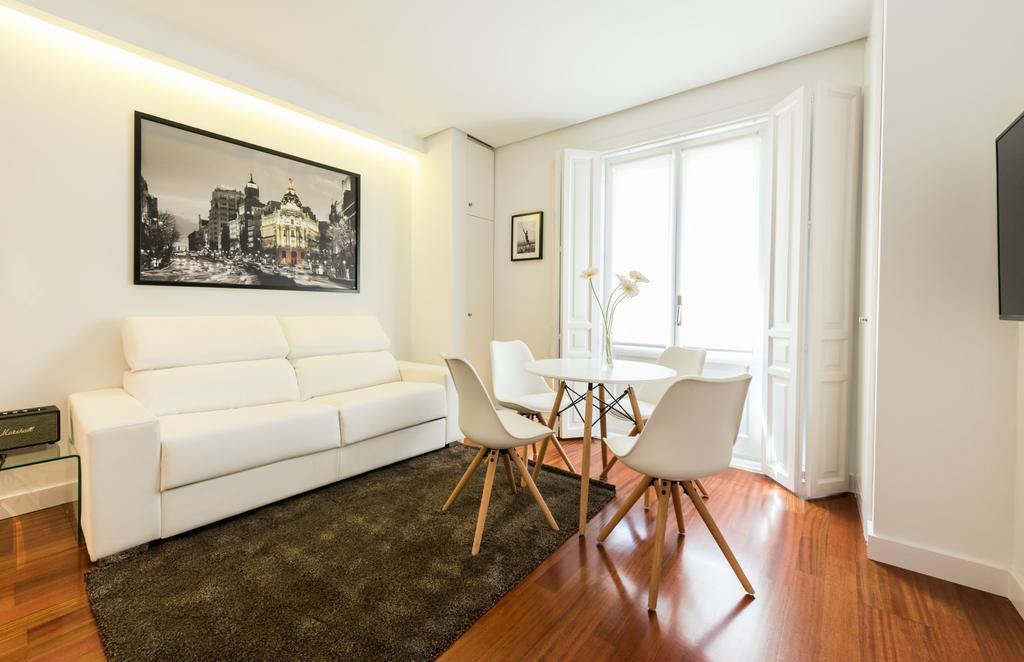 Santa Ana Plaza Apartment Madrid Luaran gambar