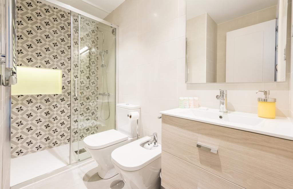 Santa Ana Plaza Apartment Madrid Luaran gambar