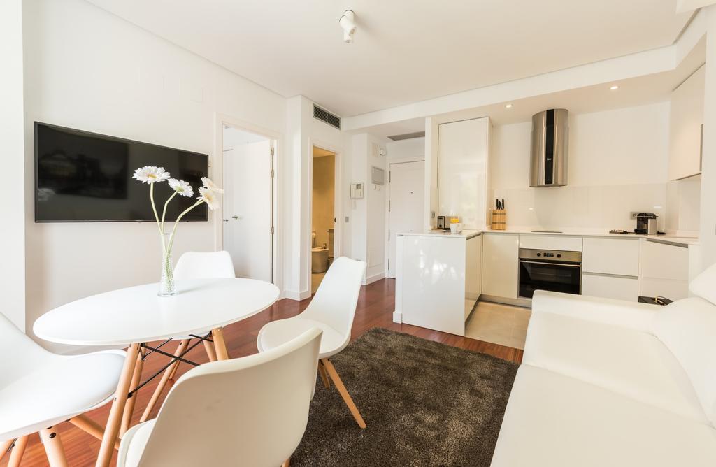 Santa Ana Plaza Apartment Madrid Luaran gambar