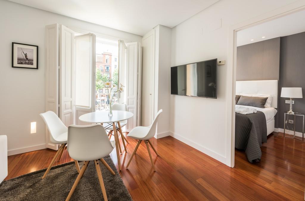 Santa Ana Plaza Apartment Madrid Luaran gambar